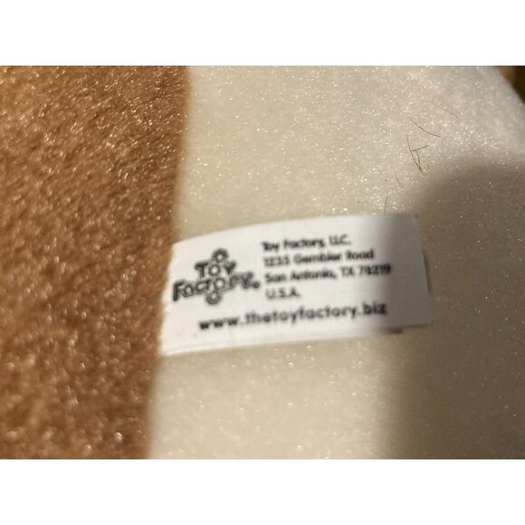 Jumbo Toy Factory Dave and Buster's Plush soft 18" brown Bulldog pre owned exc. - Picture 5 of 5